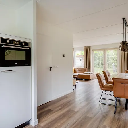 Holiday home Comfortabel In Het Bos Op De Veluwe Lunteren